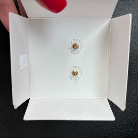 Kate Spade Pearl Crystal Cluster Earrings Gold Tone Studs Brand New - Picture 6 of 8